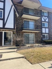 11035 S KEATING Avenue 2ne, Oak Lawn, IL 60453