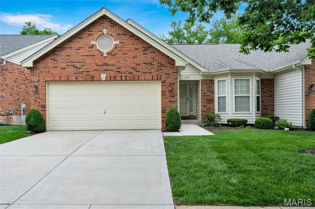 1335 Kensington Way Drive, Ellisville, MO 63011
