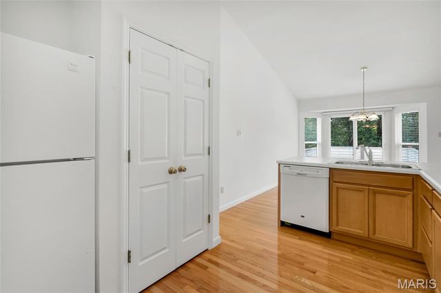 1335 Kensington Way Drive, Ellisville, MO 63011