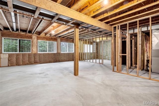 1335 Kensington Way Drive, Ellisville, MO 63011