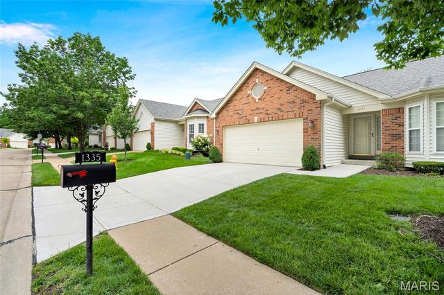 1335 Kensington Way Drive, Ellisville, MO 63011