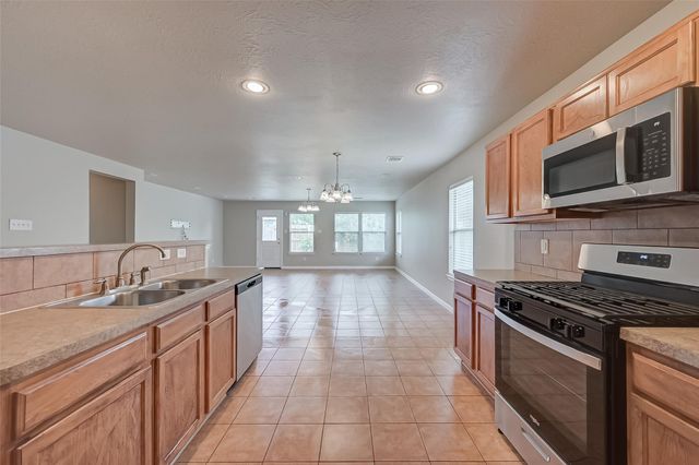 7722 Shavano Ln, Cypress, TX 77433