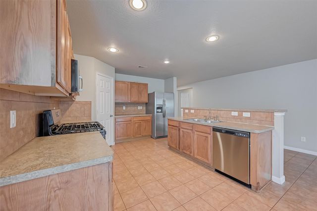 7722 Shavano Ln, Cypress, TX 77433