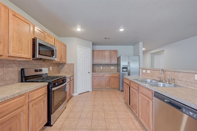 7722 Shavano Ln, Cypress, TX 77433