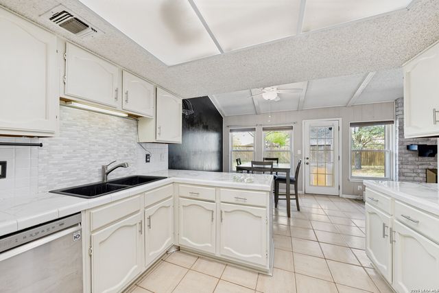 3318 Rosetti, San Antonio, TX 78247