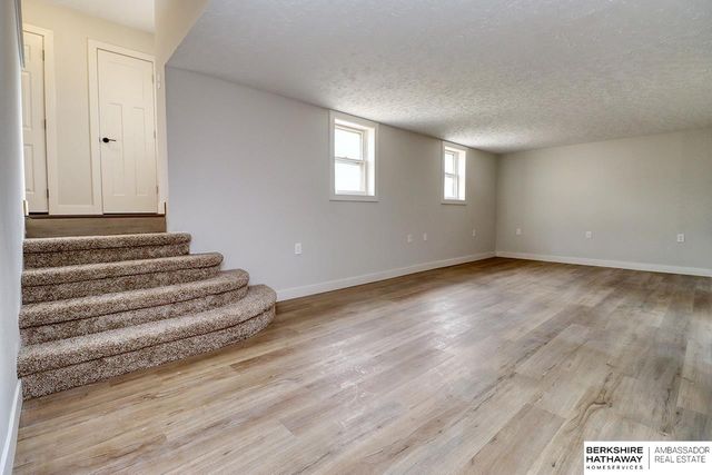 909 F Street, Eagle, NE 68347