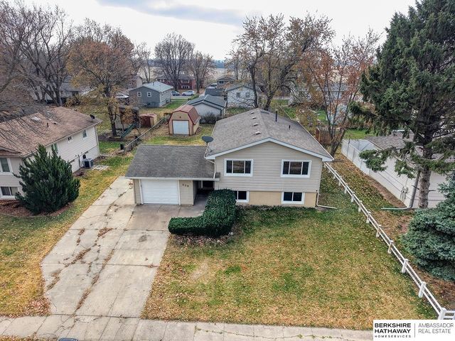 909 F Street, Eagle, NE 68347