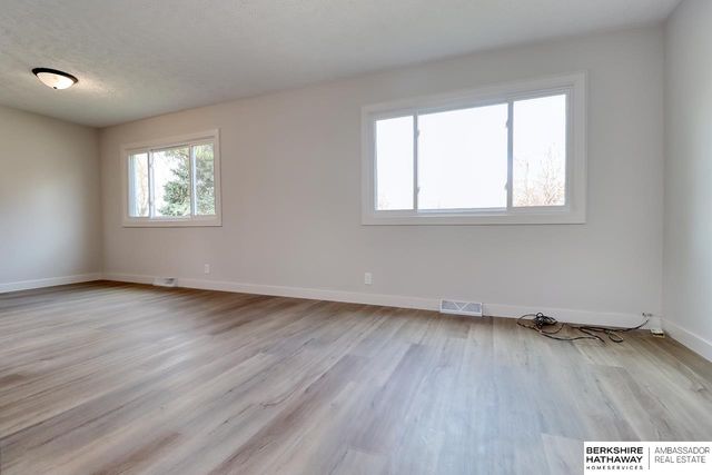 909 F Street, Eagle, NE 68347