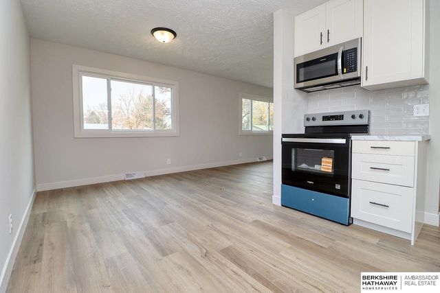 909 F Street, Eagle, NE 68347