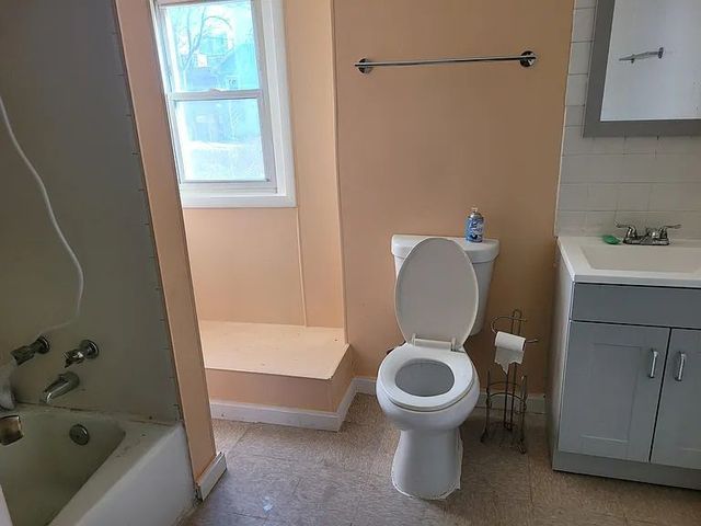 2043 Asbury Avenue, Evanston, IL 60201