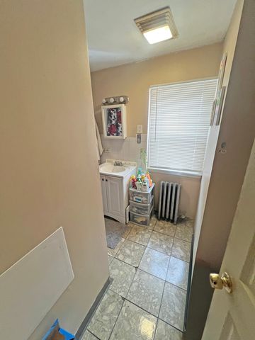 2043 Asbury Avenue, Evanston, IL 60201