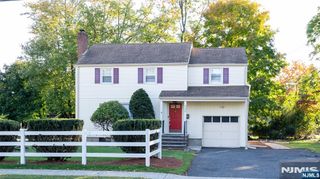 225 Hillside Avenue, Allendale, NJ 07401