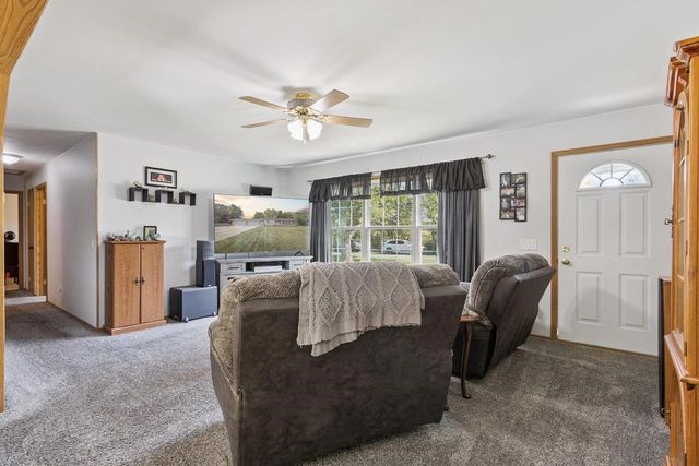 507 Jana Drive, Edgerton, WI 53534