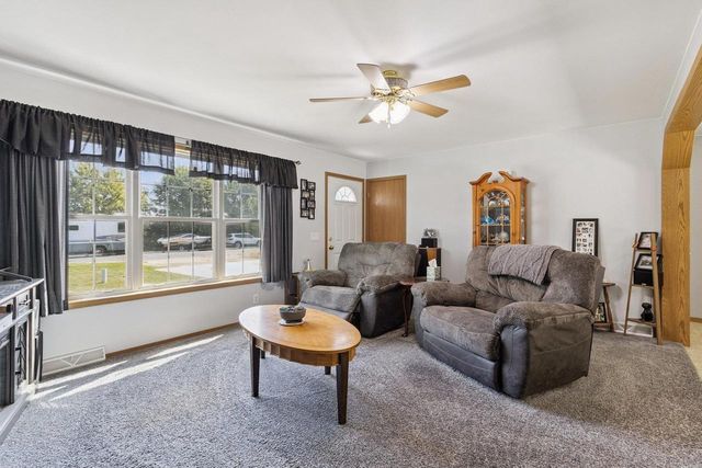 507 Jana Drive, Edgerton, WI 53534