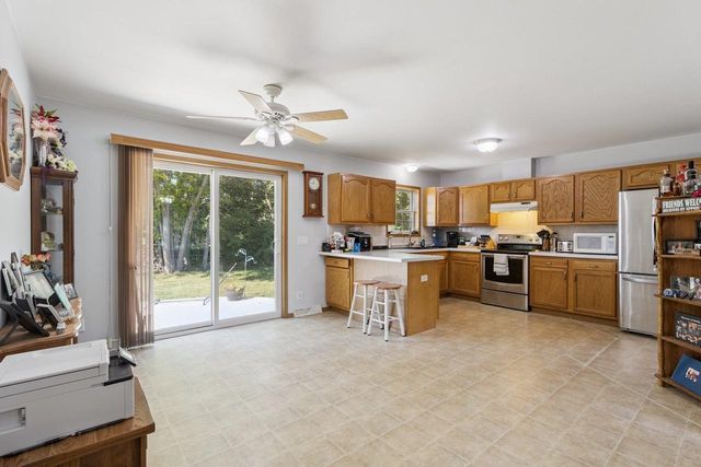 507 Jana Drive, Edgerton, WI 53534