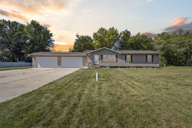 507 Jana Drive, Edgerton, WI 53534