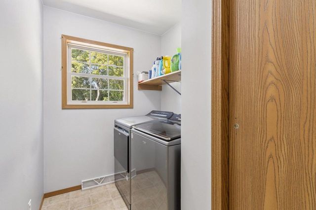 507 Jana Drive, Edgerton, WI 53534