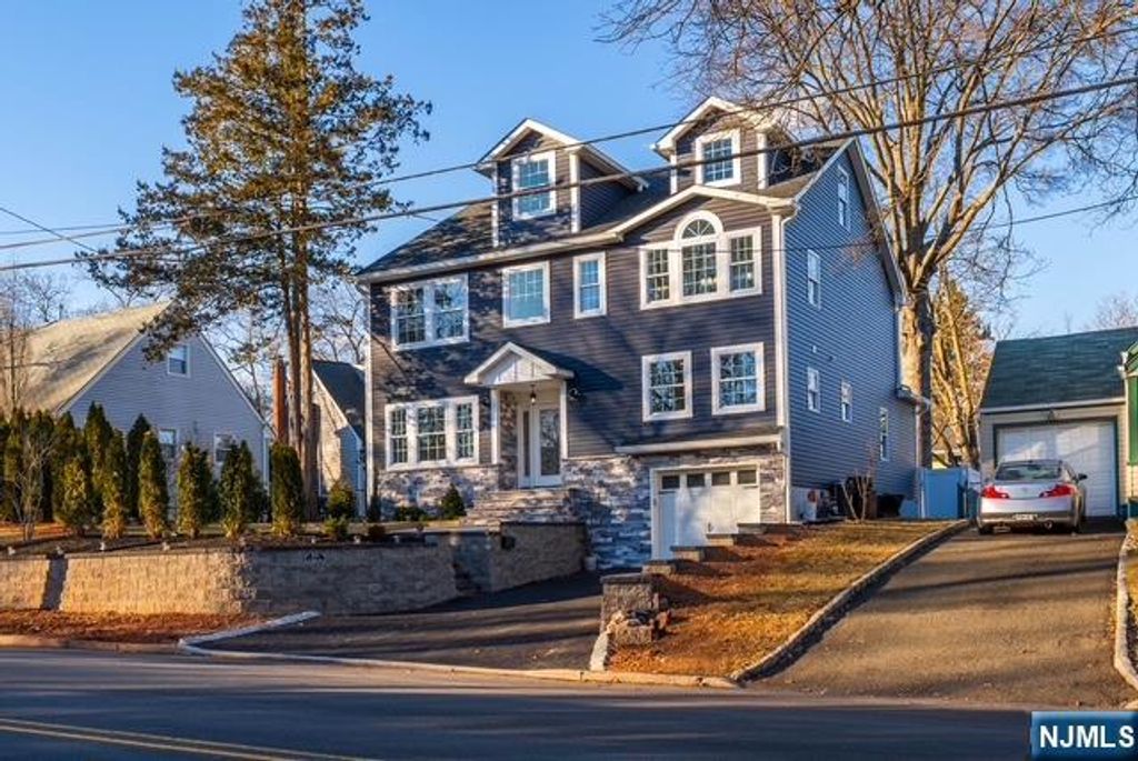 831 W Inman Avenue, Rahway, NJ 07065
