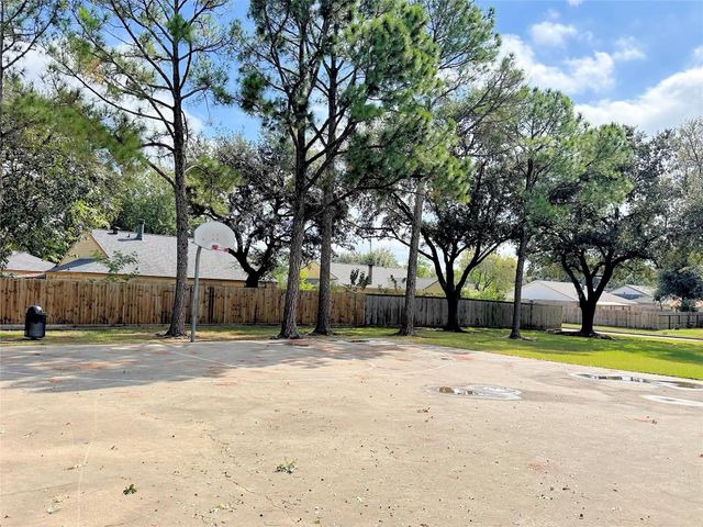 4803 Shadowdale Drive, Houston, TX 77041