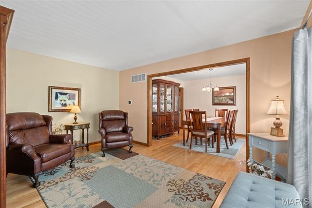 24331 Deer Creek Road, Warrenton, MO 63383