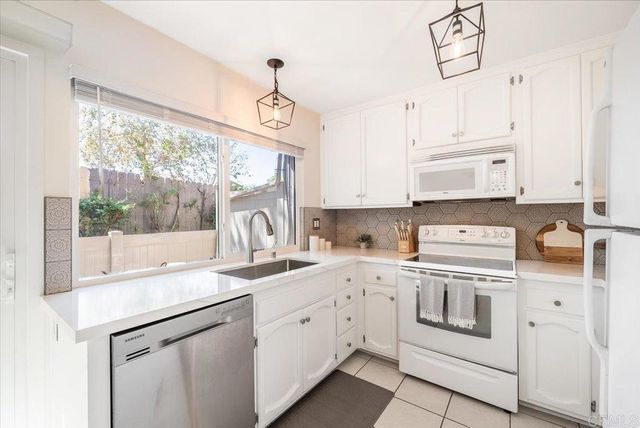17261 Caminito Canasto, San Diego, CA 92127