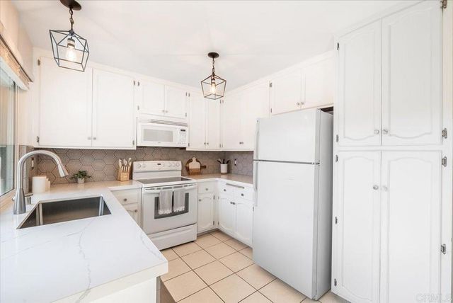 17261 Caminito Canasto, San Diego, CA 92127