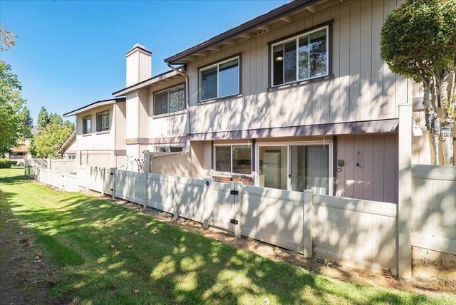 17261 Caminito Canasto, San Diego, CA 92127