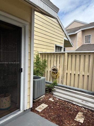 2048 Champions Way, North Lauderdale, FL 33068