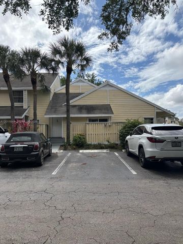 2048 Champions Way, North Lauderdale, FL 33068