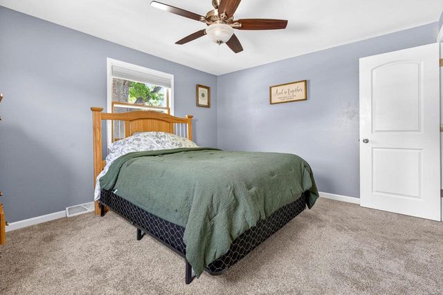 443 WOODLAWN COURT, Combined Locks, WI 54113