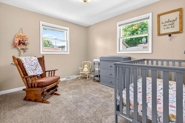 443 WOODLAWN COURT, Combined Locks, WI 54113