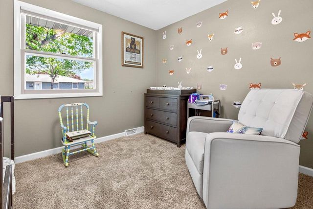 443 WOODLAWN COURT, Combined Locks, WI 54113