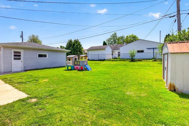 443 WOODLAWN COURT, Combined Locks, WI 54113