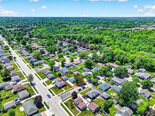 443 WOODLAWN COURT, Combined Locks, WI 54113