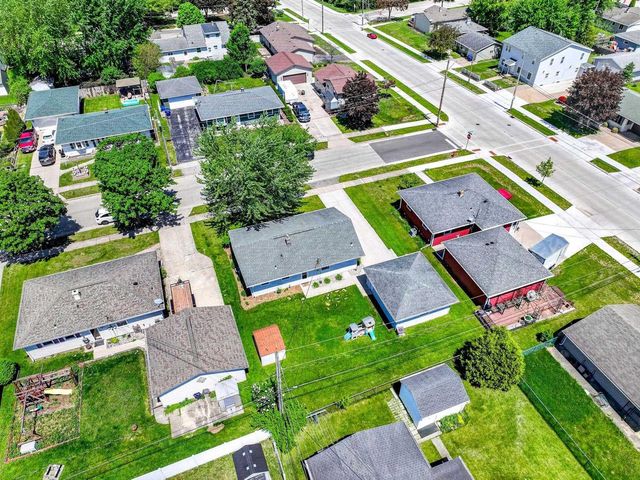 443 WOODLAWN COURT, Combined Locks, WI 54113