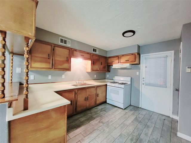 12070 Old County Road 2, Willis, TX 77378