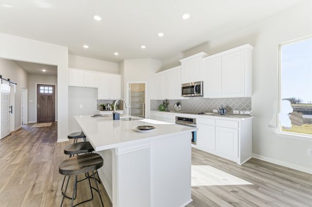 2050 County Road 200, Valley View, TX 76272