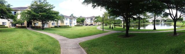 4163 N HAVERHILL Road 1215, West Palm Beach, FL 33417