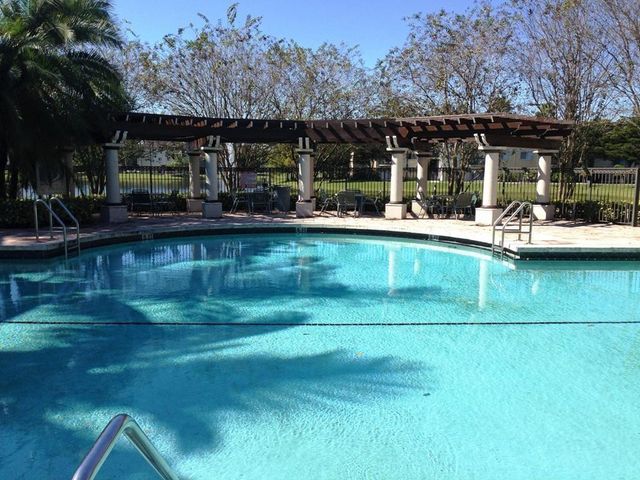 4163 N HAVERHILL Road 1215, West Palm Beach, FL 33417