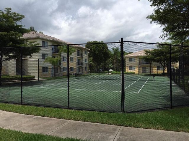4163 N HAVERHILL Road 1215, West Palm Beach, FL 33417