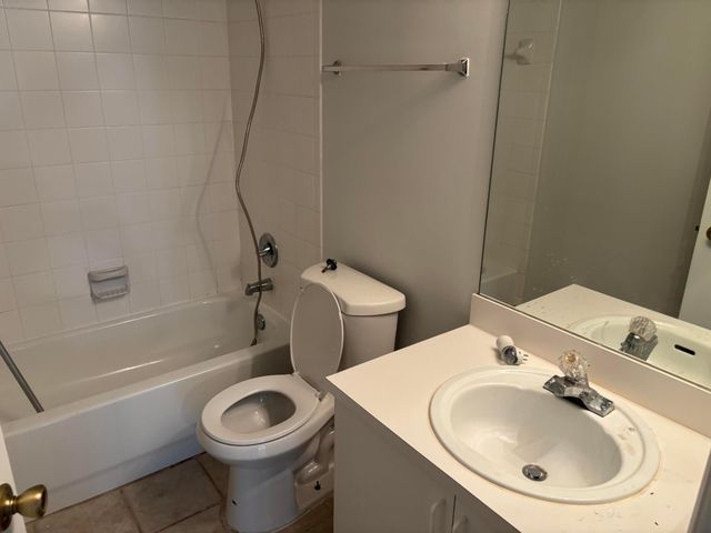 4163 N HAVERHILL Road 1215, West Palm Beach, FL 33417