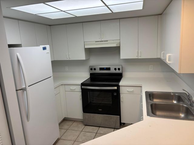 4163 N HAVERHILL Road 1215, West Palm Beach, FL 33417