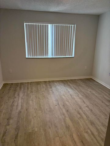 4163 N HAVERHILL Road 1215, West Palm Beach, FL 33417