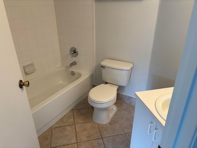 4163 N HAVERHILL Road 1215, West Palm Beach, FL 33417
