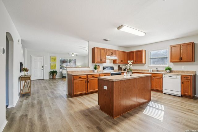 431 Woodstone, Cibolo, TX 78108