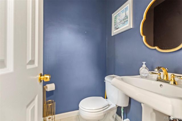 19217 Linville Street, Grosse Pointe, MI 48236