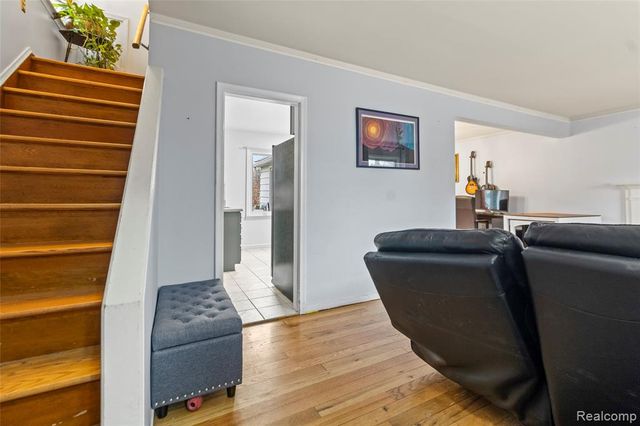 19217 Linville Street, Grosse Pointe, MI 48236