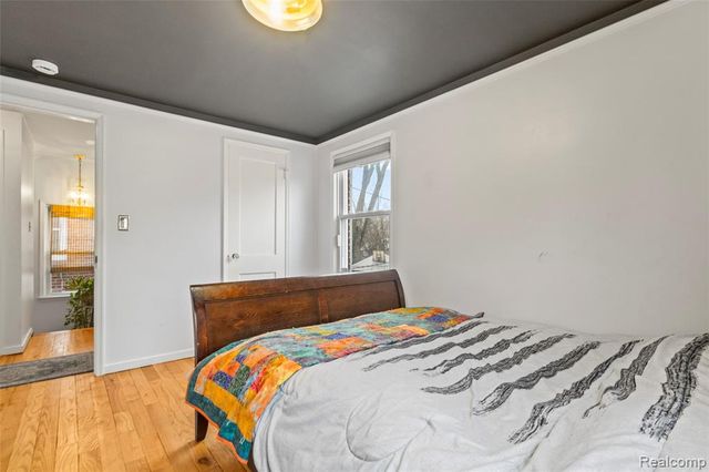 19217 Linville Street, Grosse Pointe, MI 48236