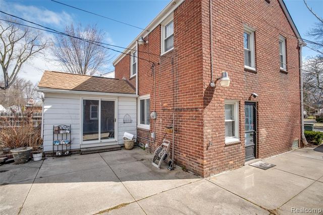 19217 Linville Street, Grosse Pointe, MI 48236