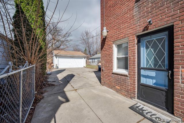 19217 Linville Street, Grosse Pointe, MI 48236